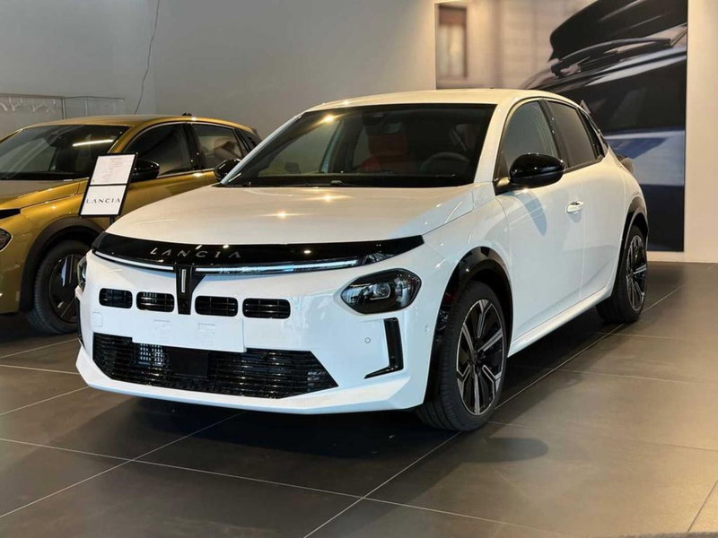 Lancia Ypsilon nuova a Sondrio