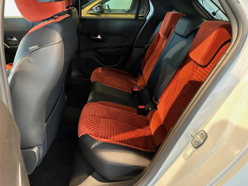 Lancia Ypsilon nuova a Sondrio (11)