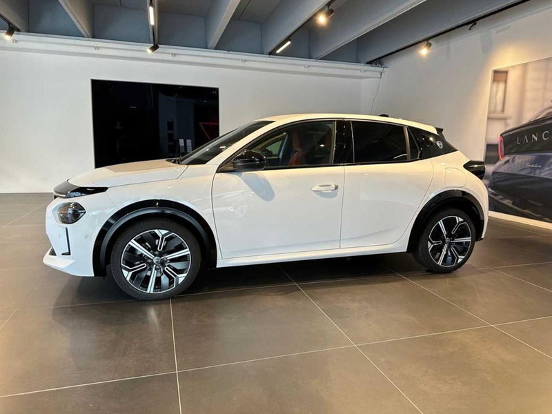 Lancia Ypsilon nuova a Sondrio (2)