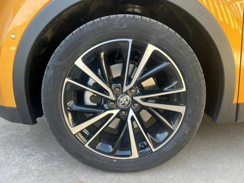 Toyota Toyota C-HR usata a Sassari (8)
