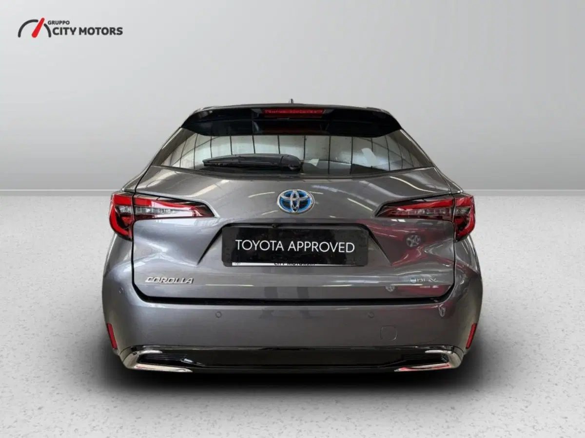 Toyota Corolla Touring Sports nuova a Monza e Brianza (5)