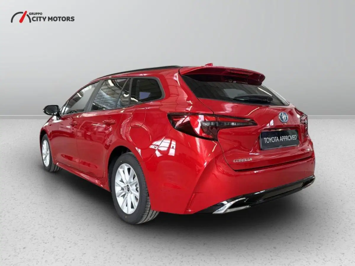 Toyota Corolla Touring Sports nuova a Monza e Brianza (4)