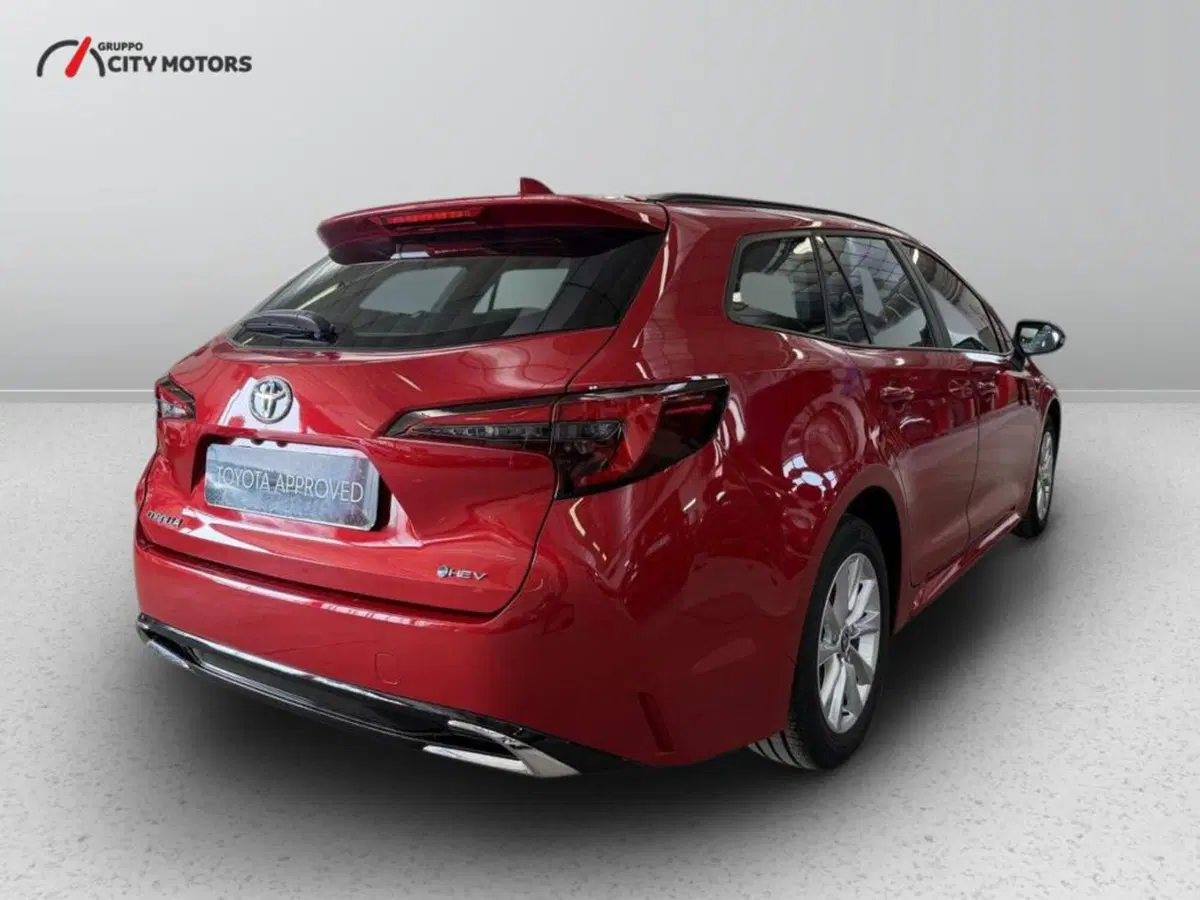 Toyota Corolla Touring Sports nuova a Monza e Brianza (6)