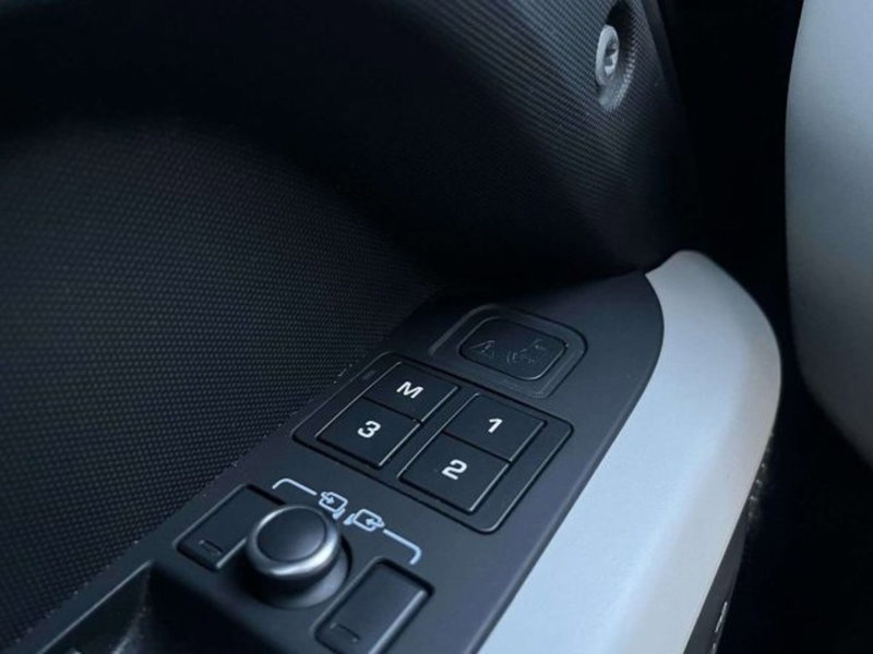 Land Rover Defender usata a Firenze (11)