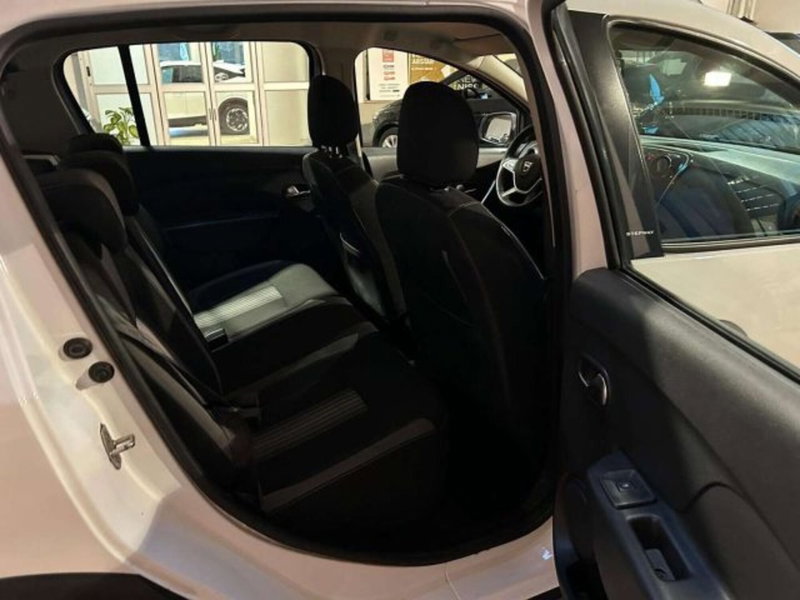 Dacia Sandero usata a Firenze (11)