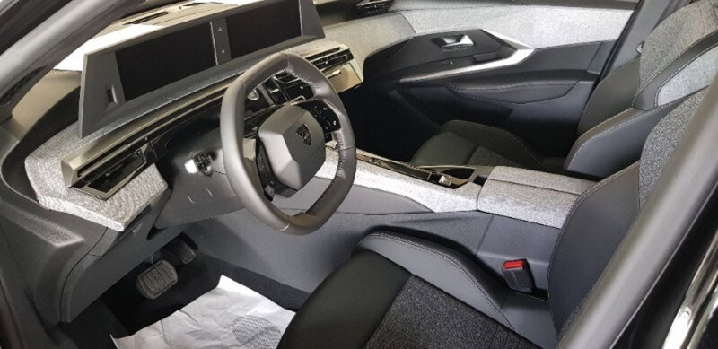 Peugeot 5008 nuova a Pordenone (10)