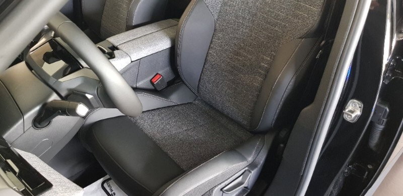 Peugeot 5008 nuova a Pordenone (12)