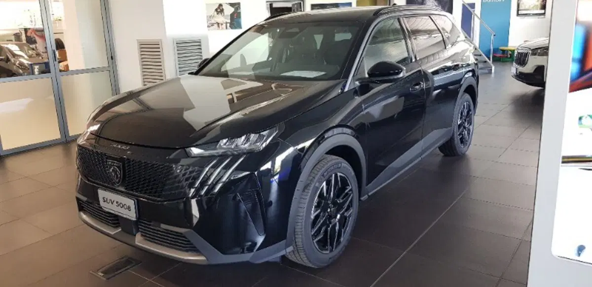 Peugeot 5008 nuova a Pordenone (3)