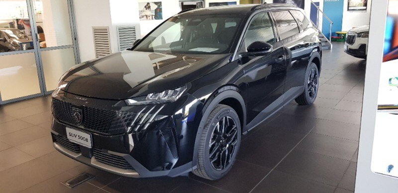 Peugeot 5008 nuova a Pordenone (3)