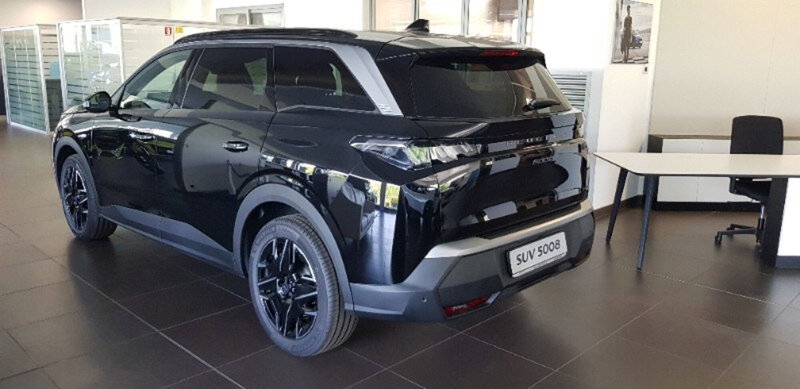 Peugeot 5008 nuova a Pordenone (4)