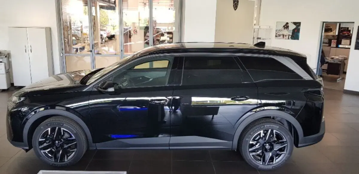 Peugeot 5008 nuova a Pordenone (7)