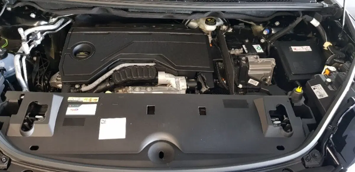 Peugeot 5008 nuova a Pordenone (9)