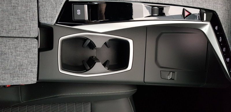 Peugeot 3008 nuova a Pordenone (14)