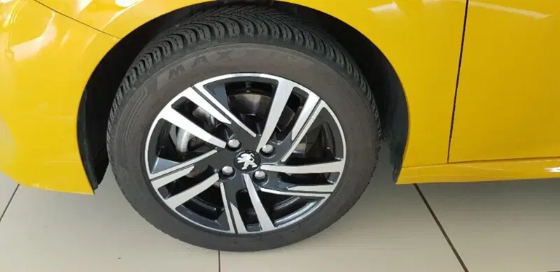 Peugeot 208 usata a Pordenone (9)