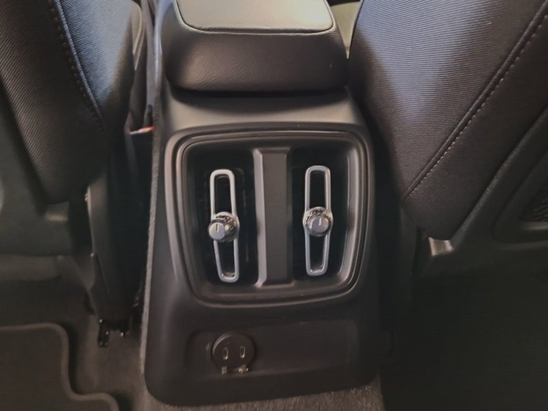 Volvo XC40 usata a Bari (14)