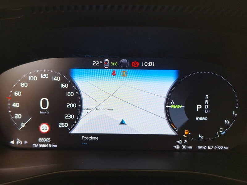 Volvo XC40 usata a Bari (9)