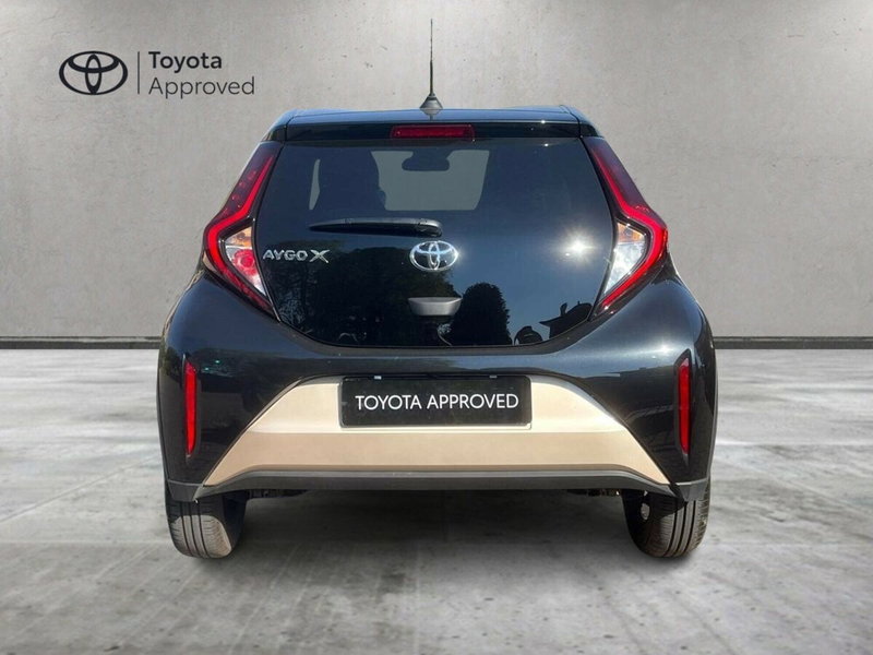 Toyota Aygo X usata a Lecco (12)