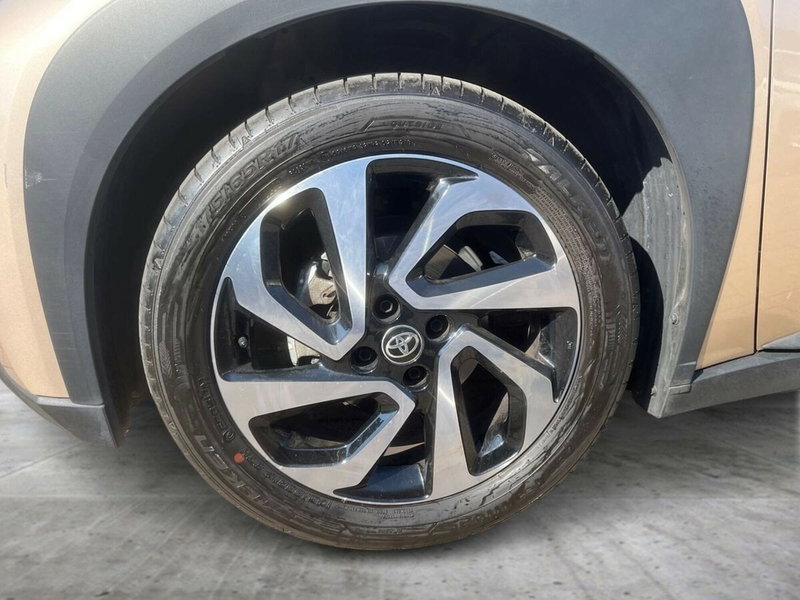 Toyota Aygo X usata a Lecco (14)