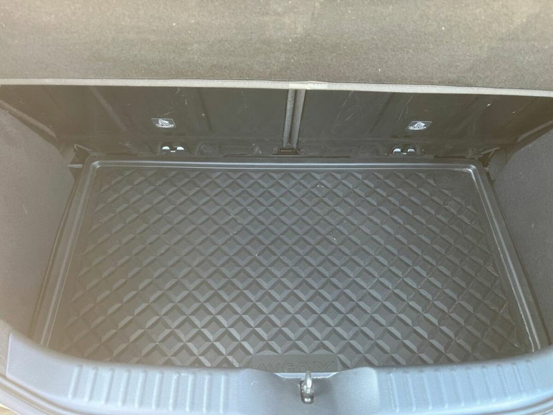 Toyota Aygo X usata a Lecco (6)