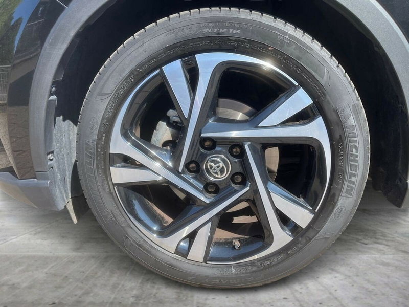 Toyota Toyota C-HR usata a Lecco (15)