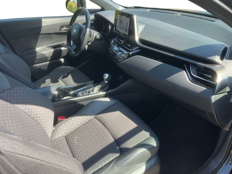 Toyota Toyota C-HR usata a Lecco (16)