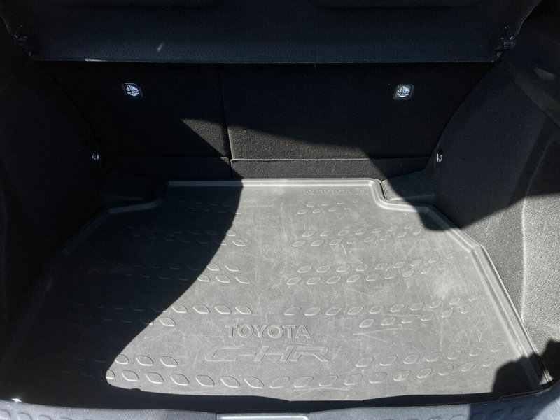 Toyota Toyota C-HR usata a Lecco (6)