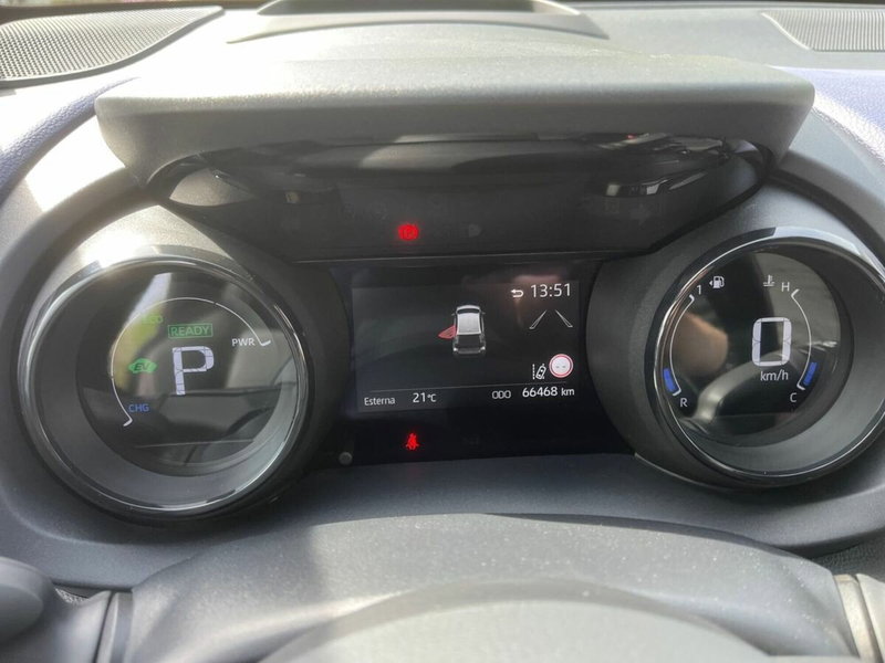 Toyota Yaris usata a Lecco (8)