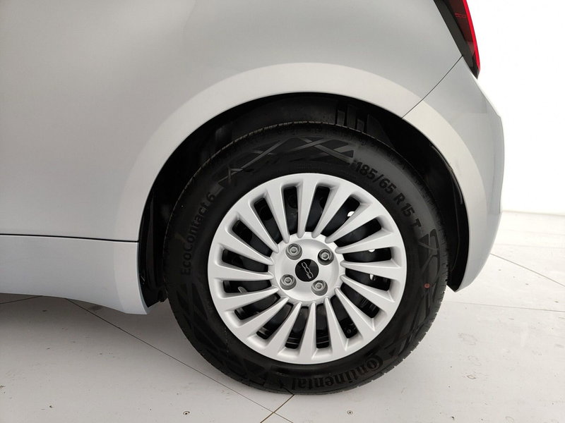 Fiat 500 Cabrio nuova a Caserta (11)