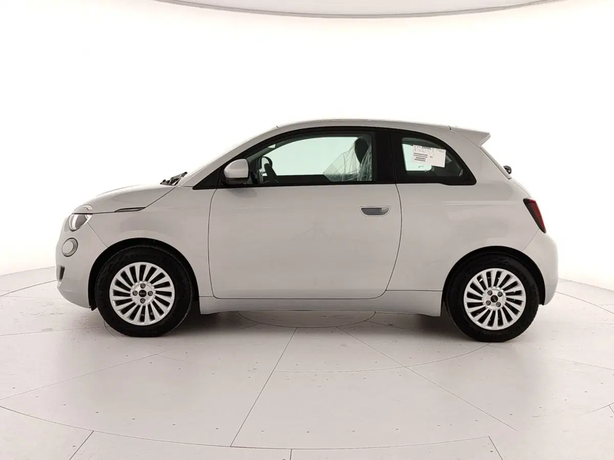 Fiat 500 Cabrio nuova a Caserta (8)