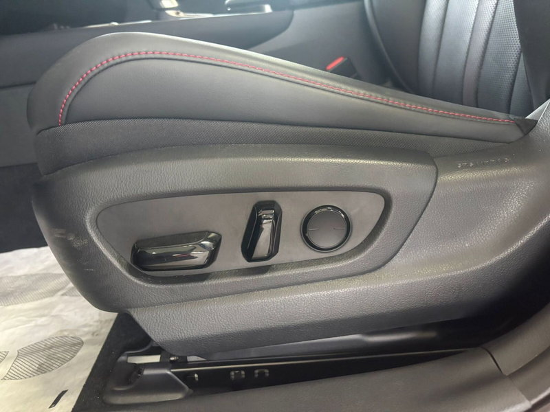 Lexus UX usata a Vicenza (11)