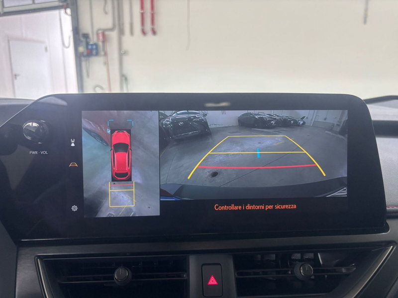 Lexus UX usata a Vicenza (14)