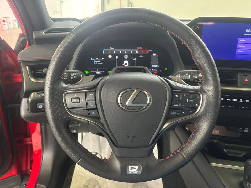 Lexus UX usata a Vicenza (8)