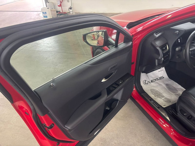 Lexus UX usata a Vicenza (9)