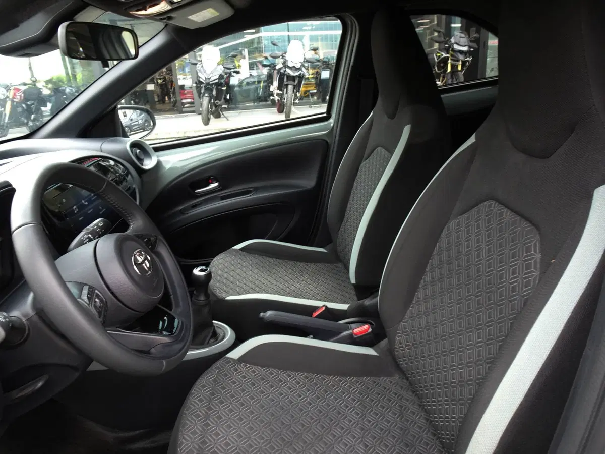 Toyota Aygo X usata a Treviso (7)