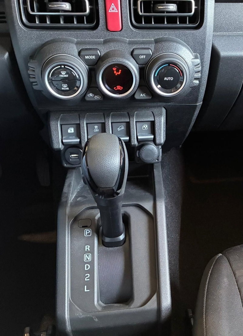 Suzuki Jimny nuova a Prato (16)