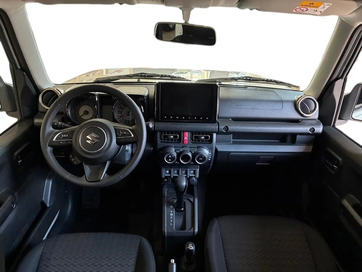 Suzuki Jimny nuova a Prato (8)