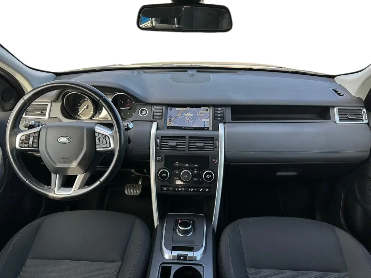 Land Rover Discovery Sport usata a Pistoia (7)