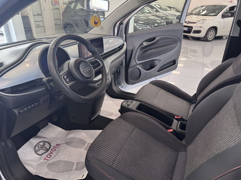 Fiat 500 Cabrio usata a Prato (7)