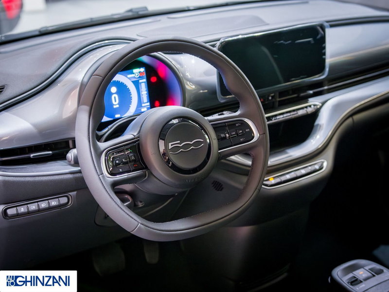 Fiat 500 Cabrio nuova a Bergamo (12)