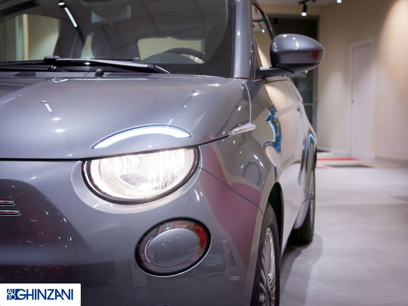 Fiat 500 Cabrio nuova a Bergamo (17)