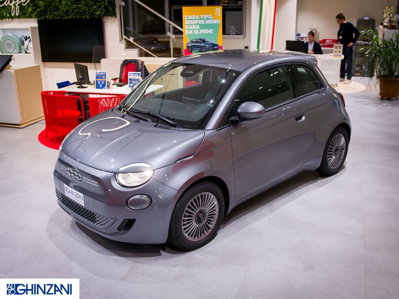 Fiat 500 Cabrio nuova a Bergamo (3)