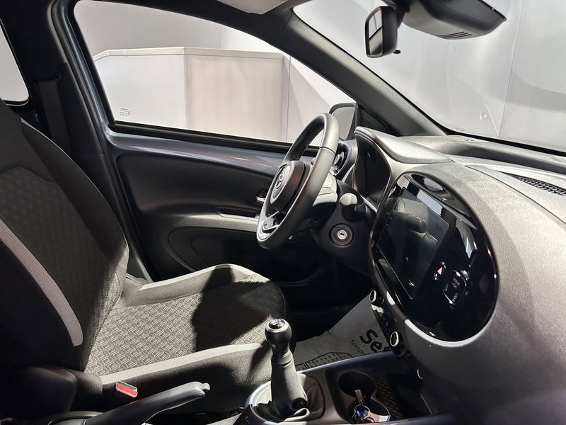 Toyota Aygo X usata a Milano (7)