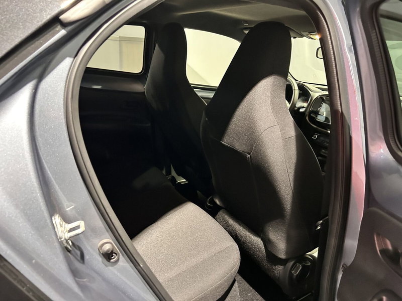 Toyota Aygo X usata a Milano (8)