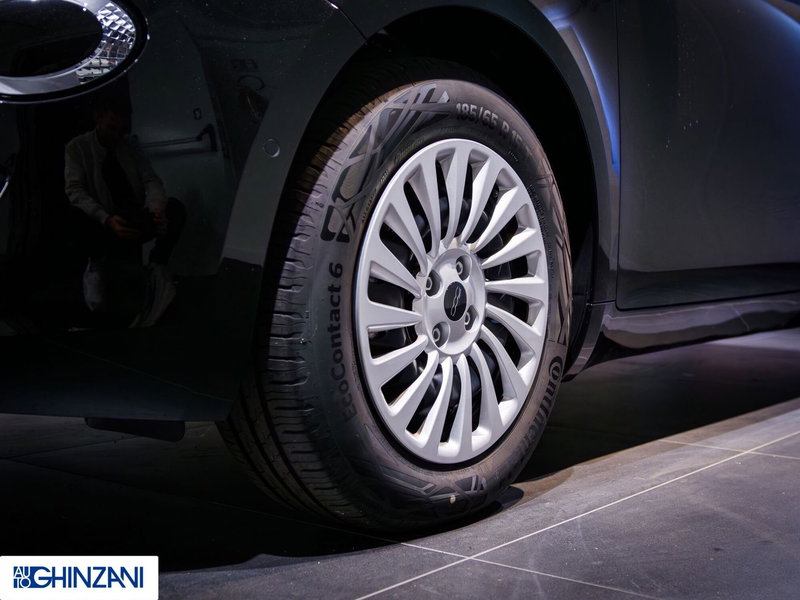 Fiat 500 Cabrio nuova a Bergamo (8)