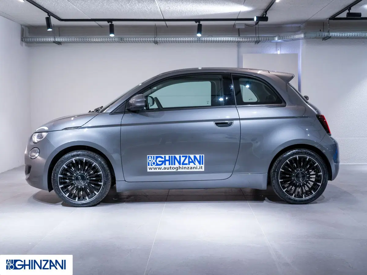 Fiat 500 Cabrio nuova a Bergamo (4)