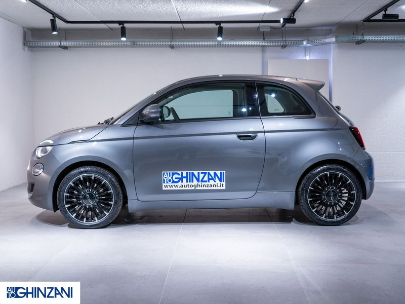 Fiat 500 Cabrio nuova a Bergamo (4)