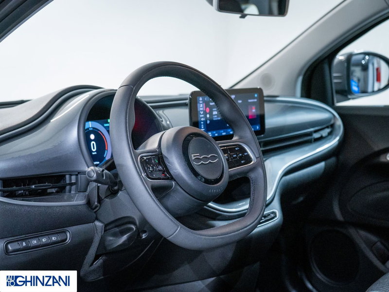 Fiat 500 Cabrio nuova a Bergamo (9)