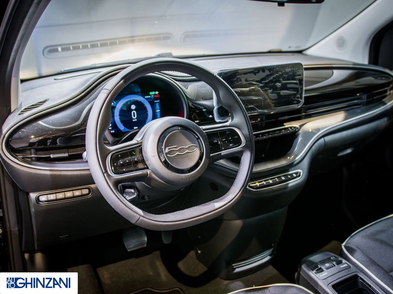 Fiat 500 Cabrio nuova a Bergamo (9)