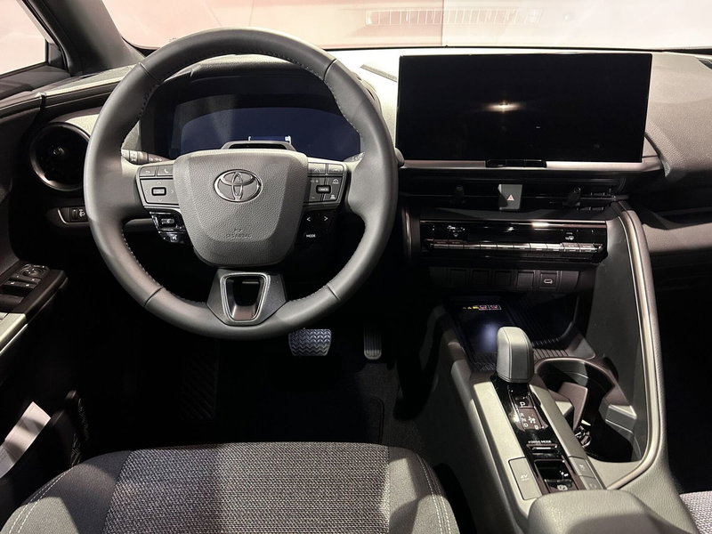 Toyota Toyota C-HR nuova a Milano (10)