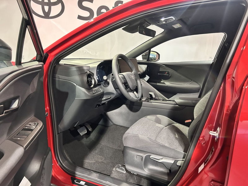 Toyota Toyota C-HR nuova a Milano (12)